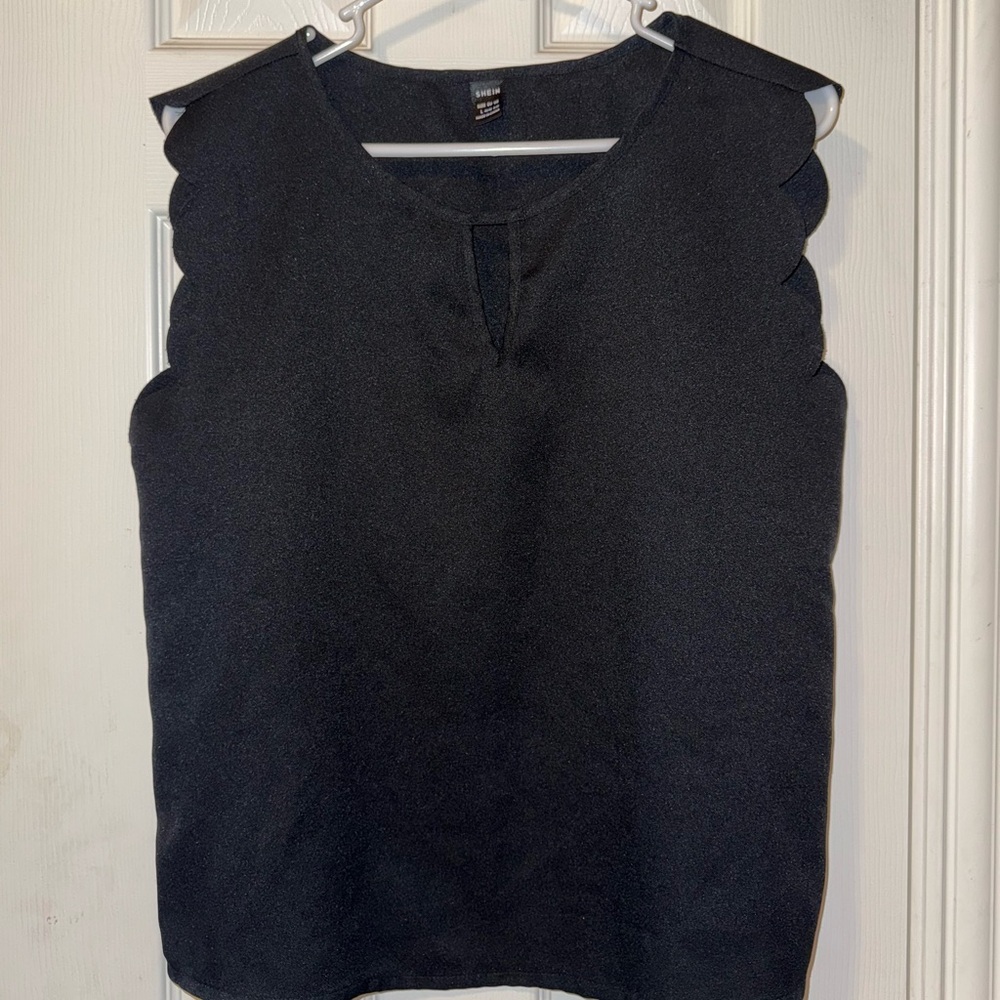 SHEIN Black Sleeveless Top